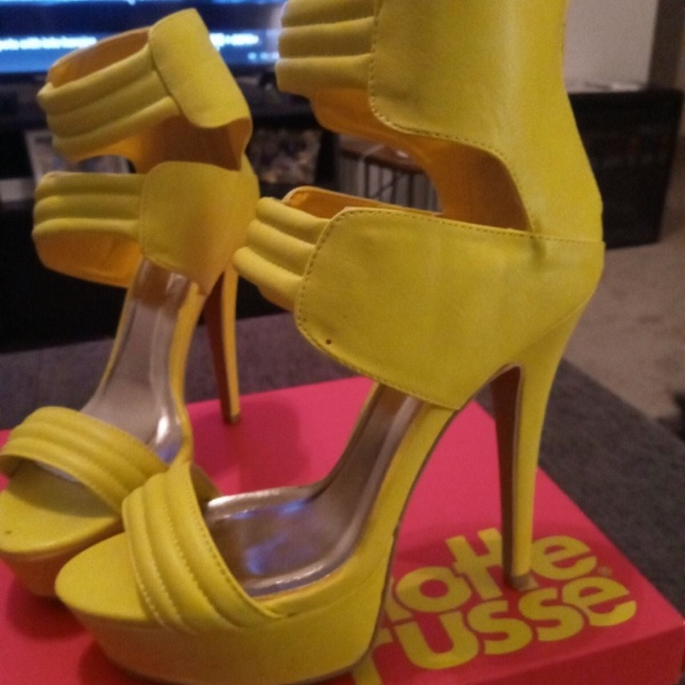 Size 9 Charlotte Russe pumps